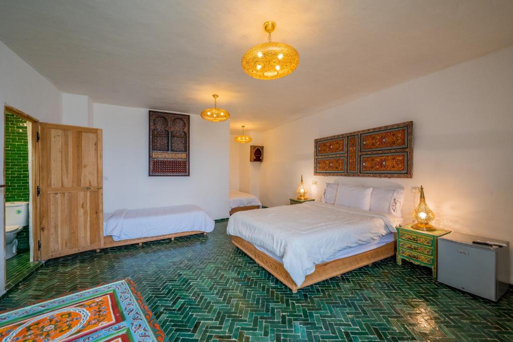 Riad Old City Palace Family Room with Terrace 3