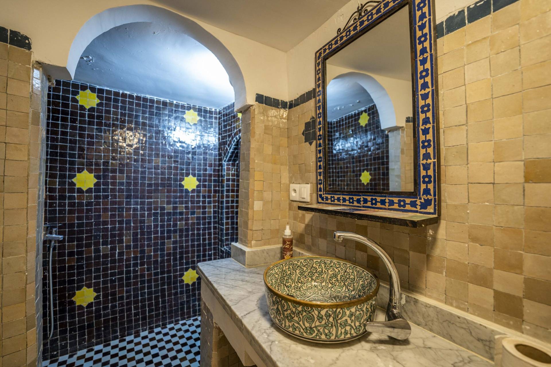 Riad Old City Superior Quadruple Room 4